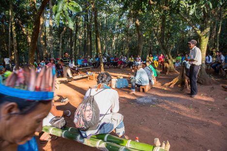 Pai Tavytera and Kaiowa leaders and representatives assemble to discuss stevia and biopiracy.