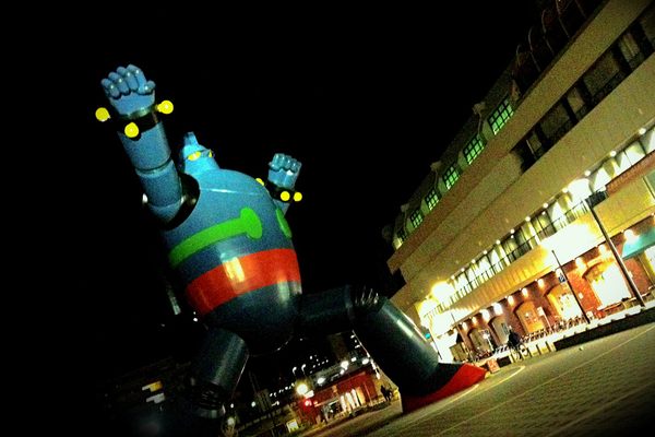 Tetsujin 28 robot statue in Wakamatsu Park