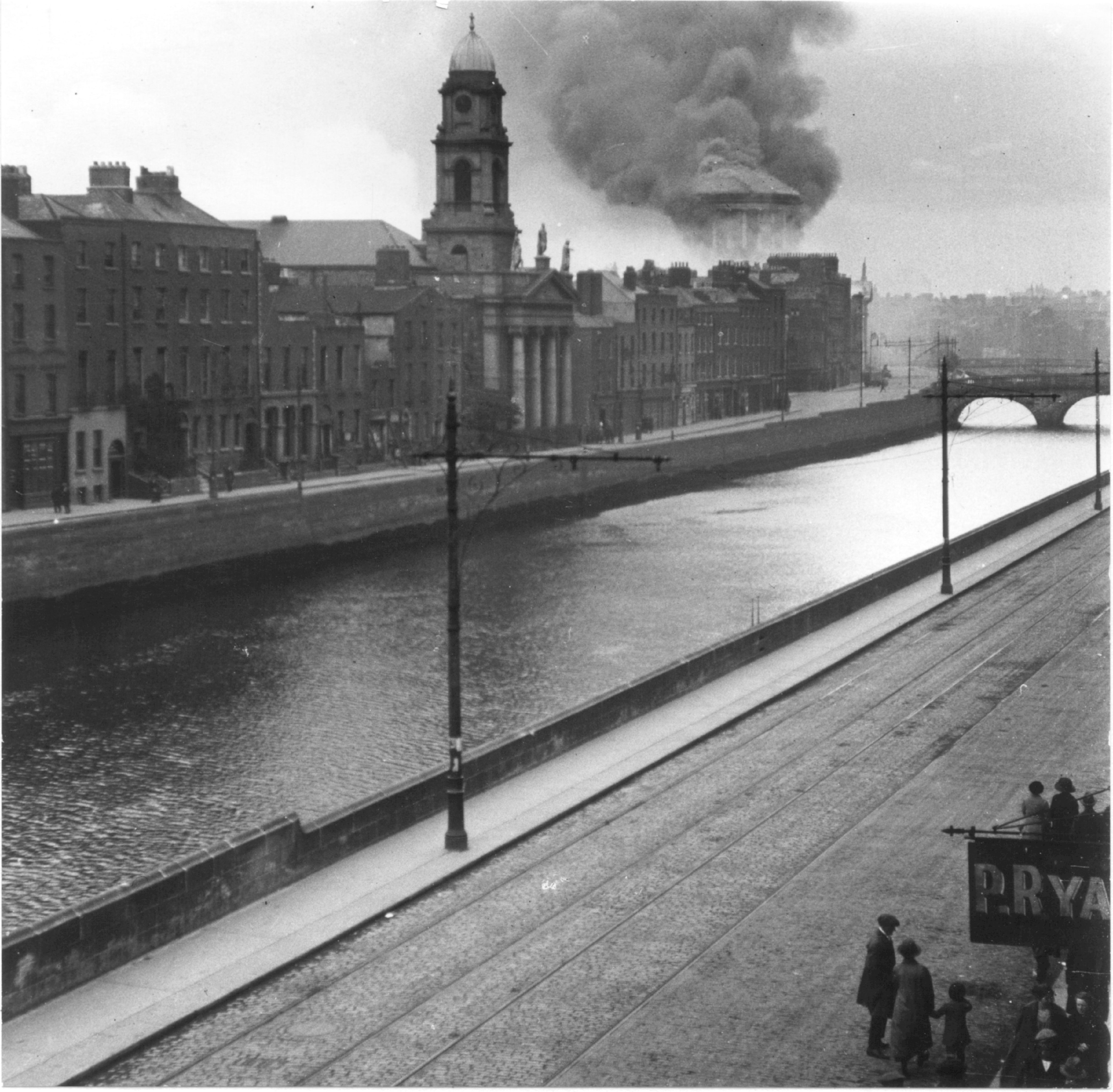 The fire ravaged the dome of Four Courts (since restored) and the Public Records Office.