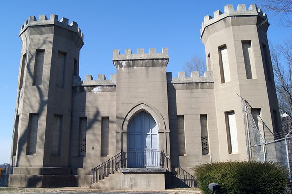 It's shiny y'all: Florence water tower has a new coat of paint