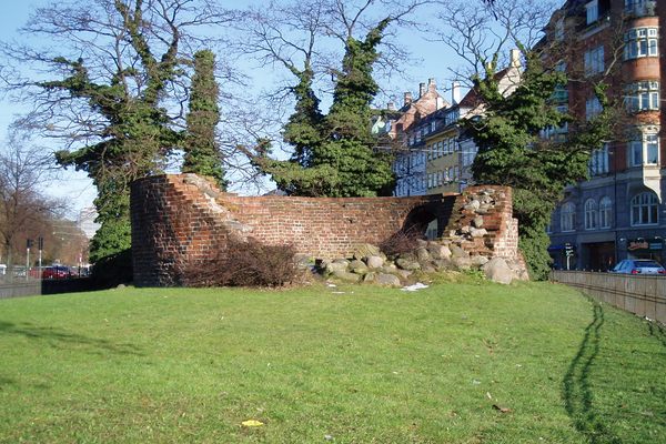 Hans Christian Andersen's Grave – Copenhagen, Denmark - Atlas Obscura