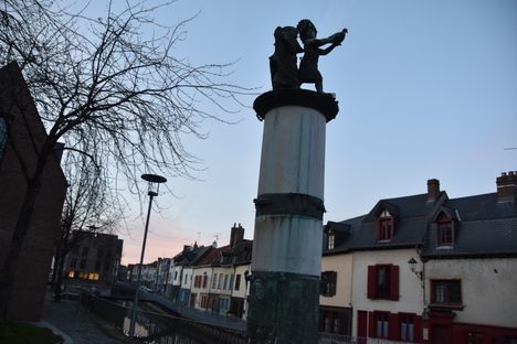 A monument to young Jules Verne and his brother.