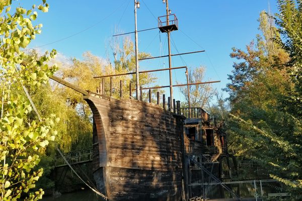 The abandoned galleon.