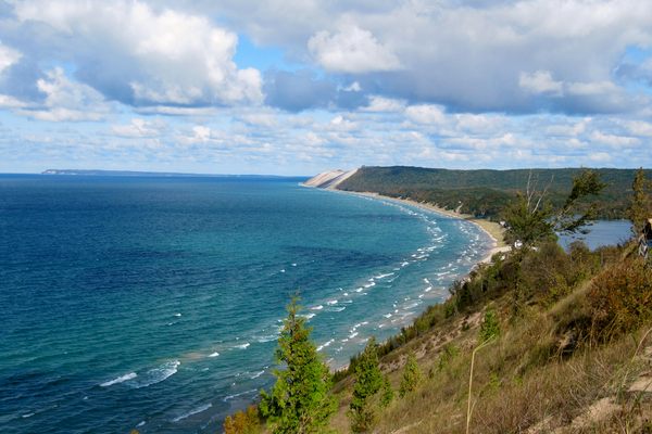 Sweep of the lakefront with perched dunes in distance