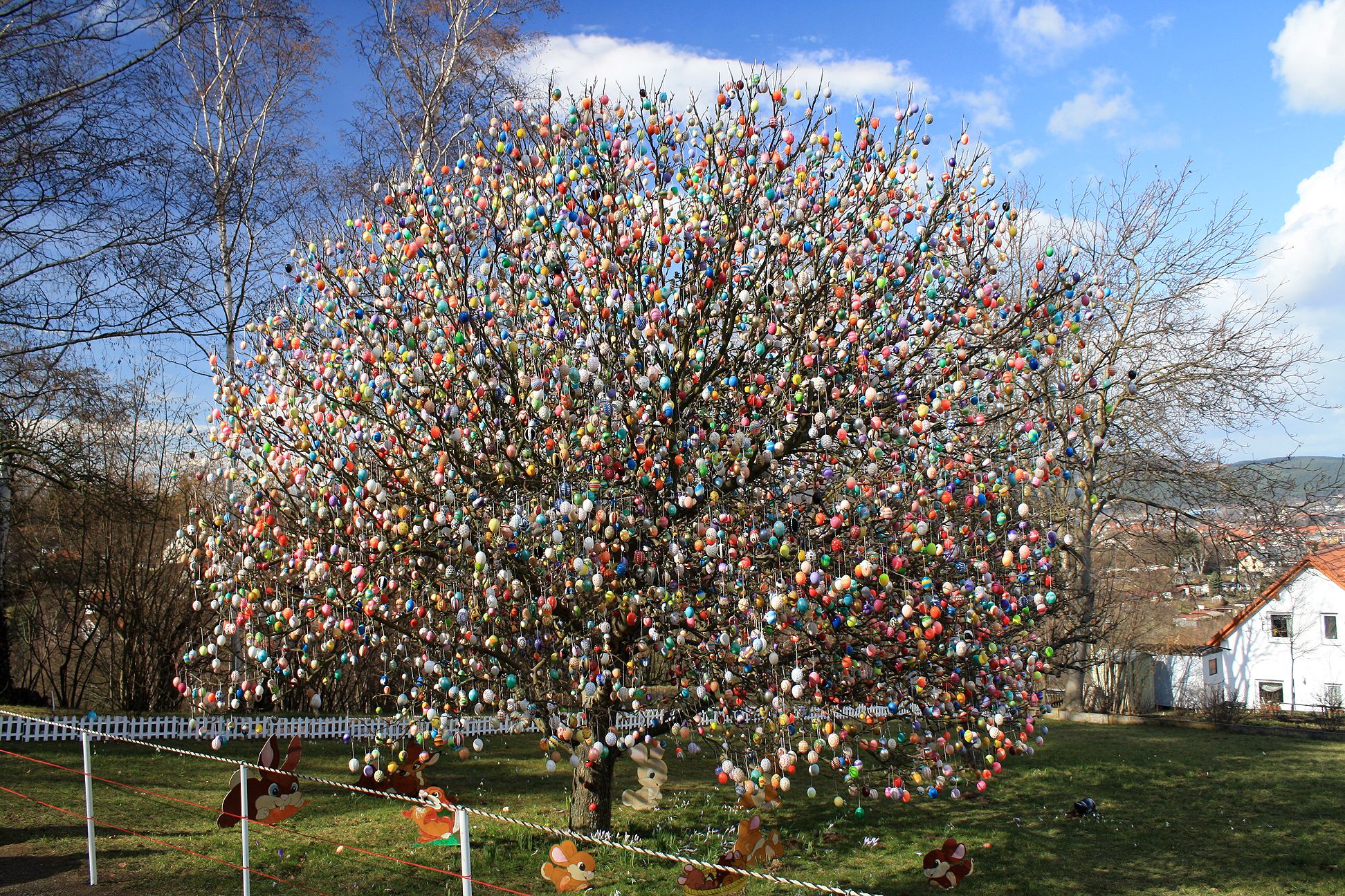 The Saalfeld Easter tree, as it appeared in 2009.