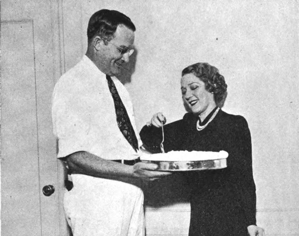 Strause offers an Orange Chiffon Pie to "America's Sweetheart," Mary Pickford.