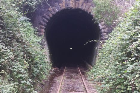 Tunnel @ Tunnel. Tunnel end. 