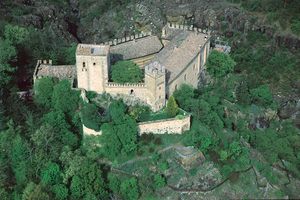 The exterior view of the large castle. 