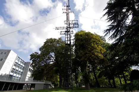 Tour Cybernétique (Cybernetic Tower)