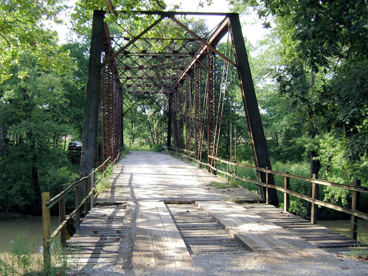 Airtight Bridge – Charleston, Illinois - Atlas Obscura