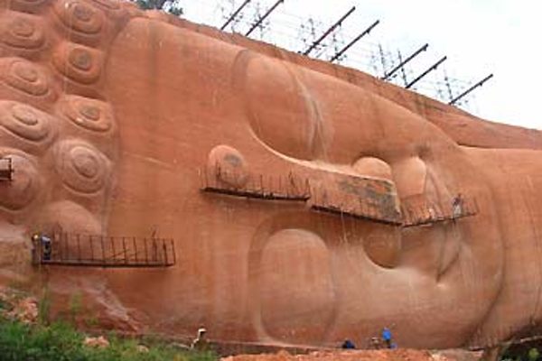 Carving the gigantic head