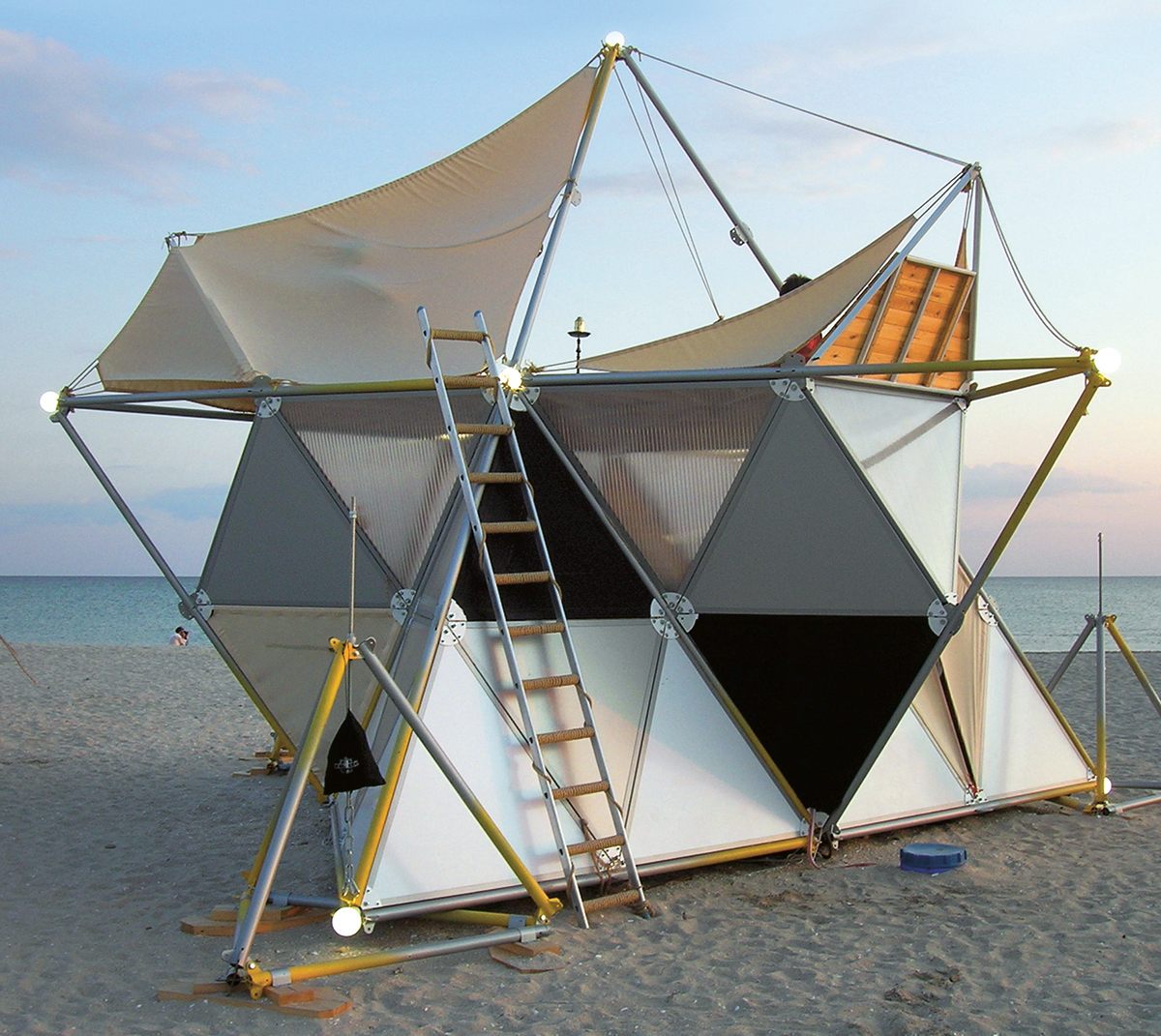 The star-shaped Y-BIO tent contains fabric slings that can be modified to alter the tent's size. (Archinoma, Ukraine, 2009).