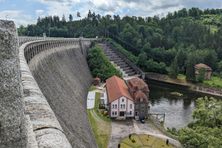 The Pilchowice dam and hydroelectric power plant (north end)