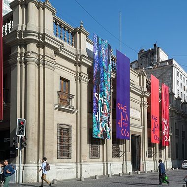 The museum is in the old Royal Customs House.