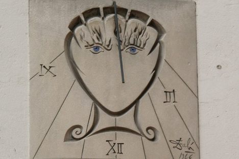 Salvador Dalí Sundial