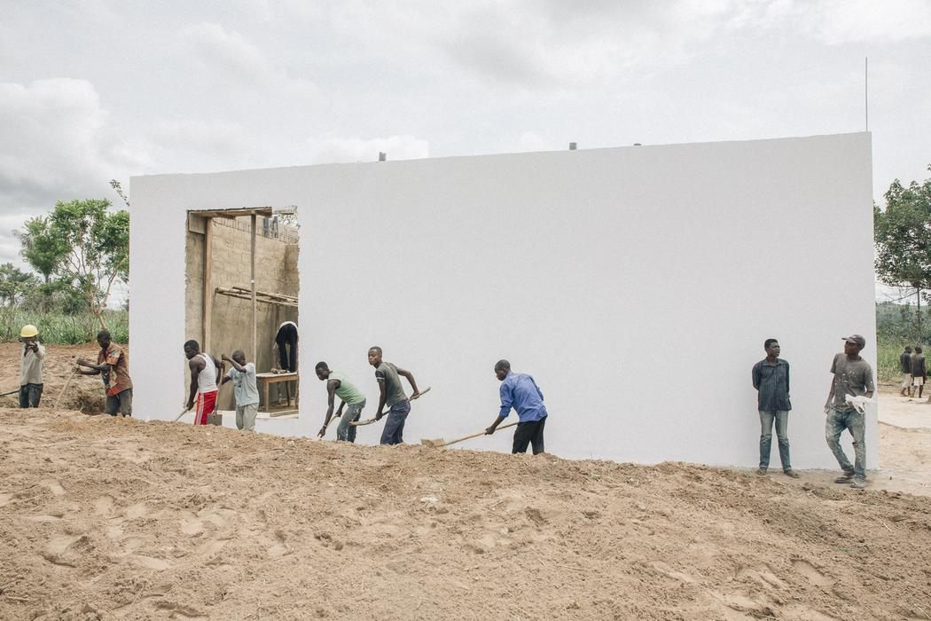 The White Cube under construction at LIRCAEI.