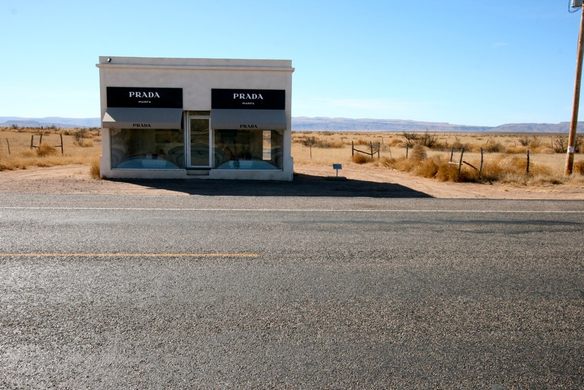 A Rare Look Inside Marfa, Texas' Mysterious Prada Store In The Middle Of  The Desert - Narcity