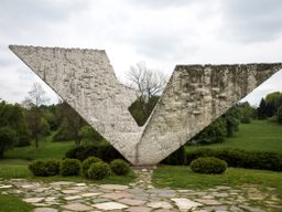 "Interrupted Flight" monument at Šumarice Memorial Park