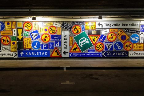"Trafic Art" by unknown.