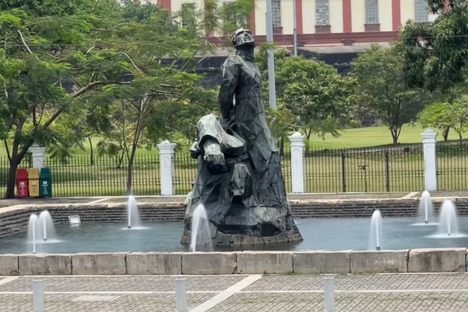 GOMBURZA Monument