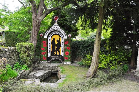 The 2010 dressing of Coffin Well in Tissington.