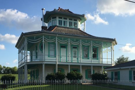 Doullut Steamboat Houses