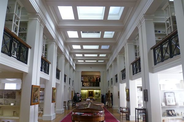 Inside the Surgeon’s Hall Museum