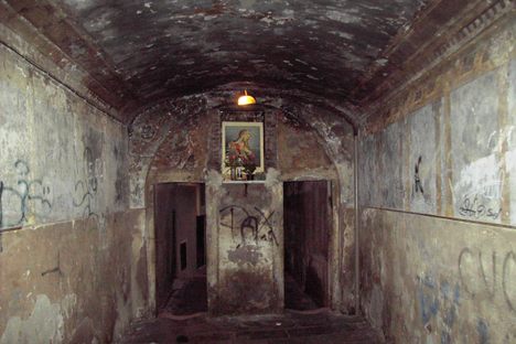 The passetto before the restoration works.