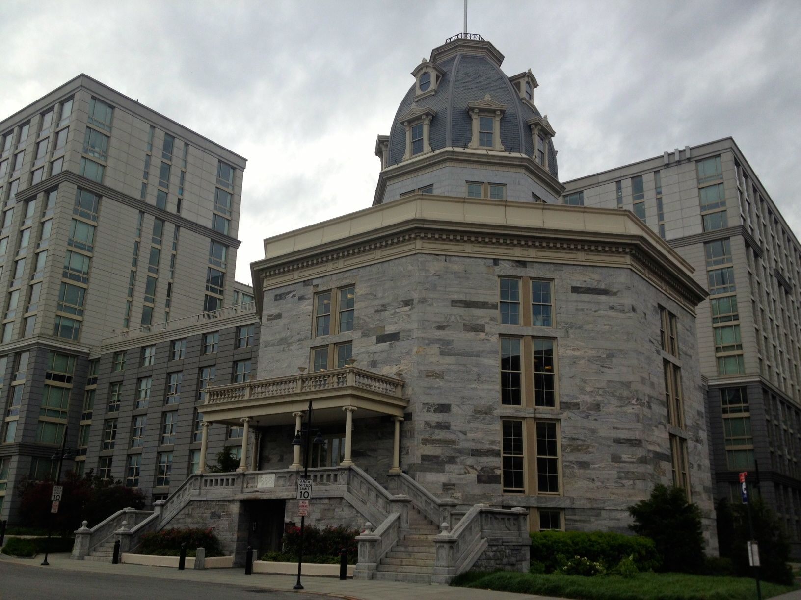 Roosevelt Island Insane Asylum Octagon - Atlas Obscura