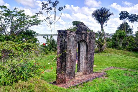 The ruins of Fort Kyk-Over-Al