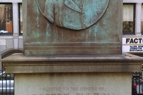 Find Alexander Hamilton's gravestone in one of the oldest cemeteries in New York.