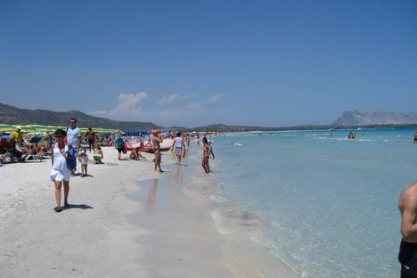 Italy Will Now Fine You If You Try to Save a Spot at the Beach