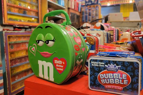 Clarkes Collectibles & Lunchbox Museum in Nice