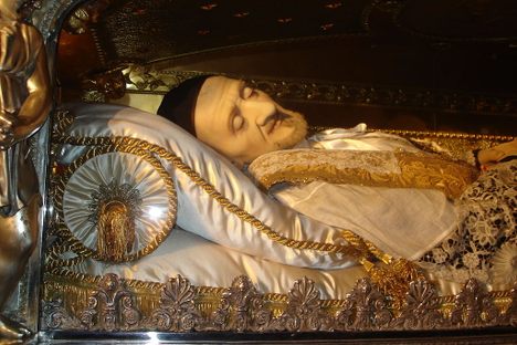 Revealing the Hidden History of Paris Through Its Bits and Pieces of Saints