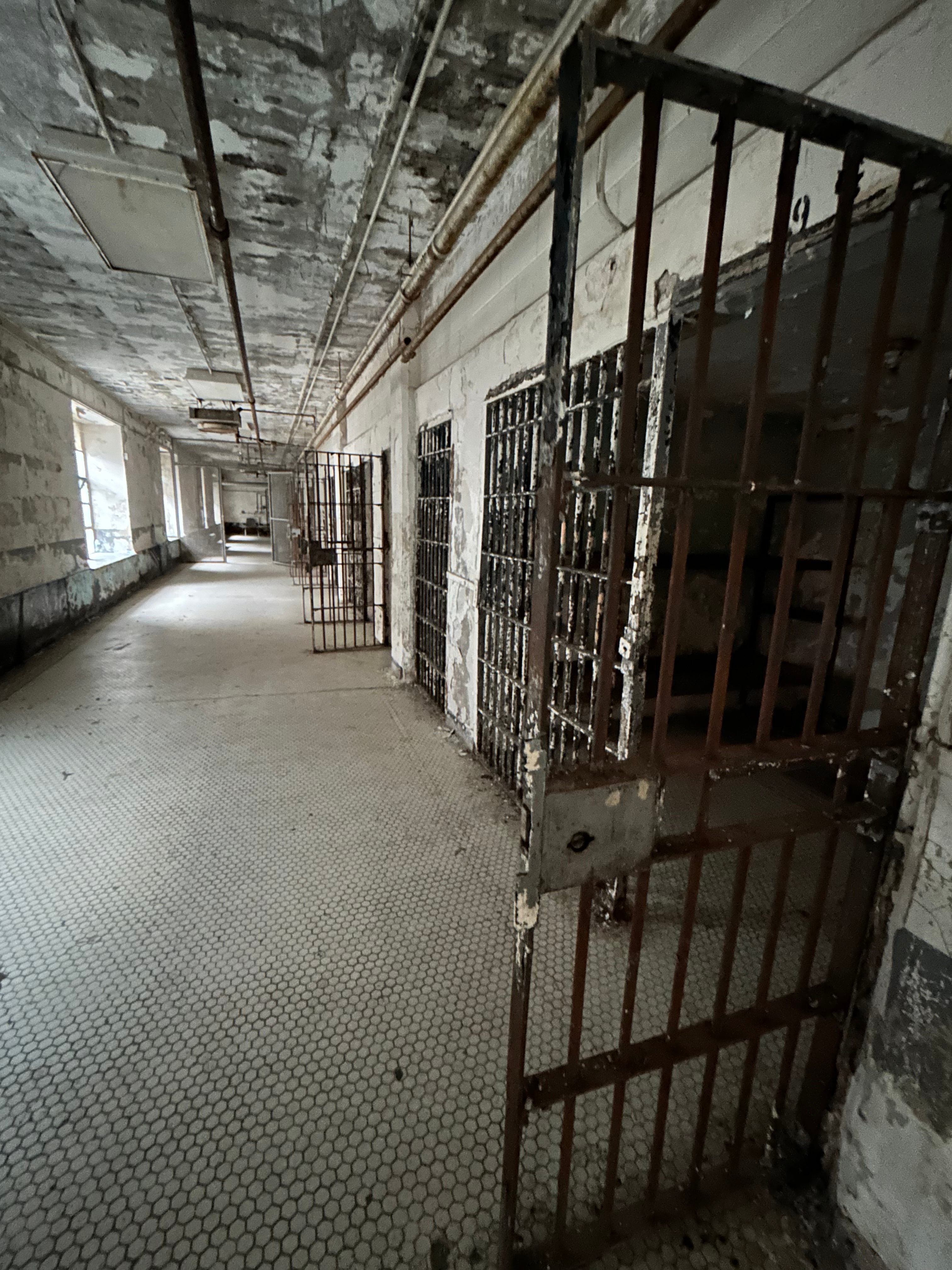 Penitentiary guides have experienced apparitions on the lower level of Housing Unit 3.