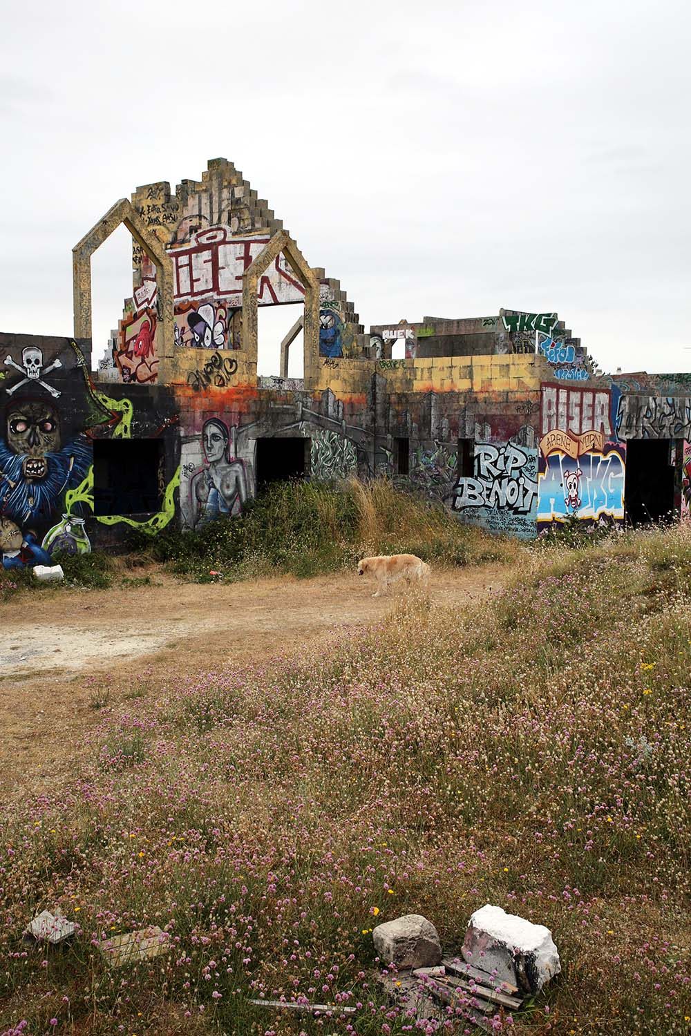 Pirou-Plage was abandoned in 1992. 