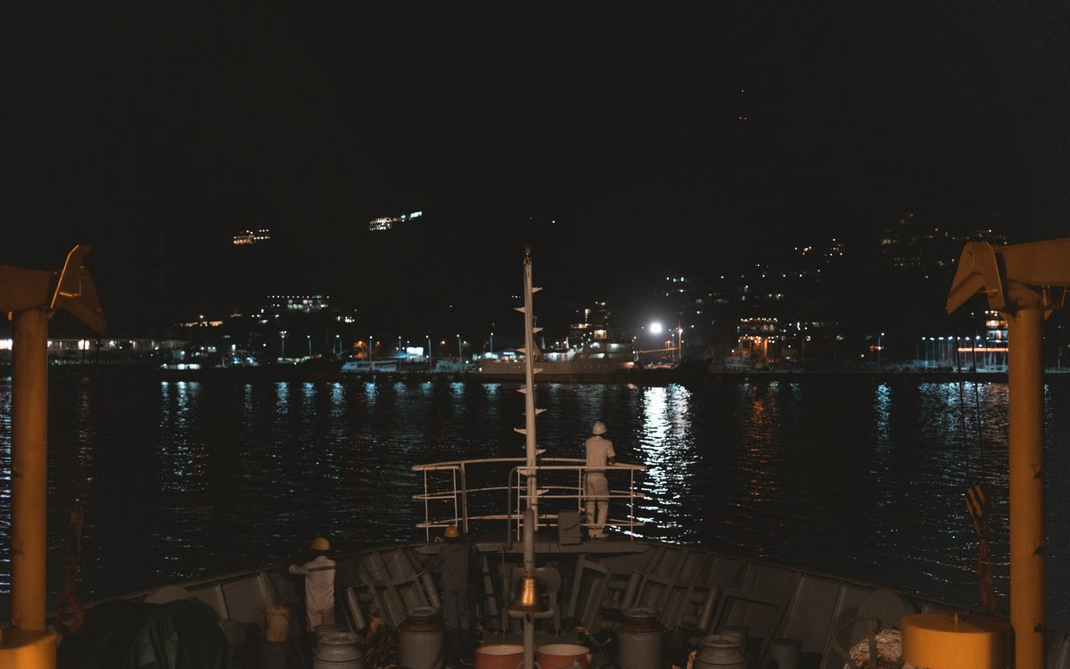 The arrival in Labuan Bajo (Flores) is met with similar anticipation to that of Bima.