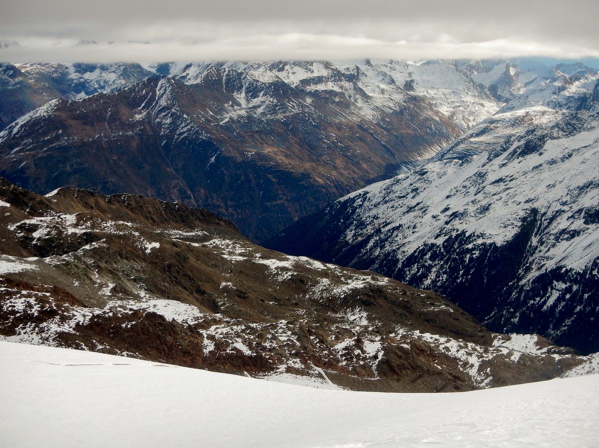 The glacial environment and relative isolation preserved Ötzi's body until it melted free, in 1991.