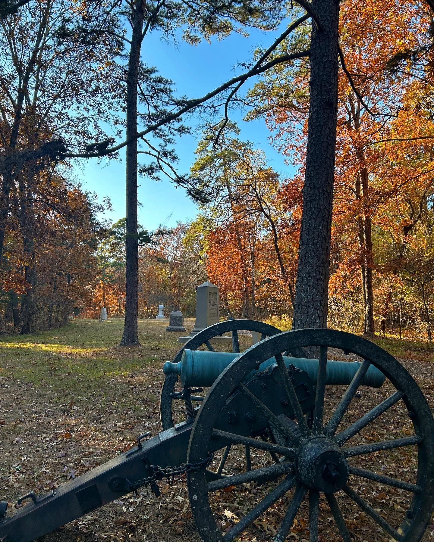 Monument and cannons at the Chickamauga portion of the Chickamauga & Chattanooga National Military Park.