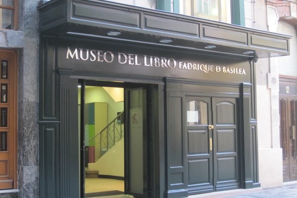 The museum entrance.
