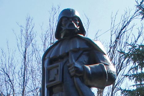 Darth Vader Statue