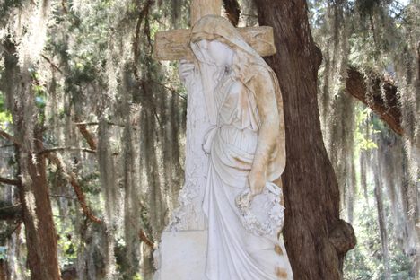 The Amelia Island Museum of History hosts occasional tours of the site’s most notable graves, with costumed interpreters showcasing the cemetery’s wealth of cultural history.
