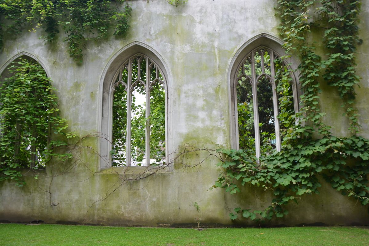 The Ruins of St. Dunstan-in-the-East – London, England - Atlas Obscura