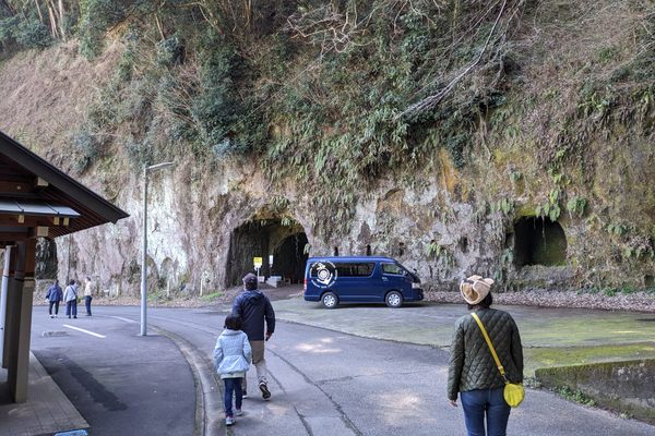 Entrance to the large tunnel.