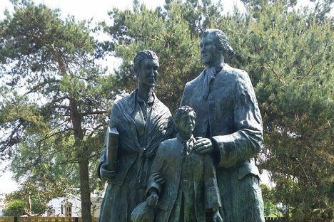 The Friends Goodwill memorial statue