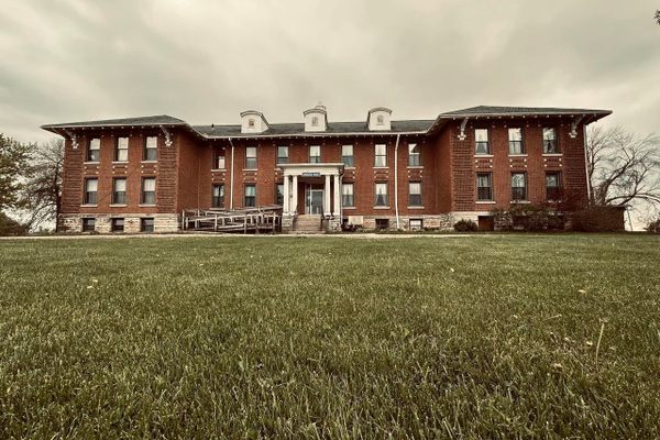 If you believe in ghosts, this former insane asylum is a great place to go hunting.