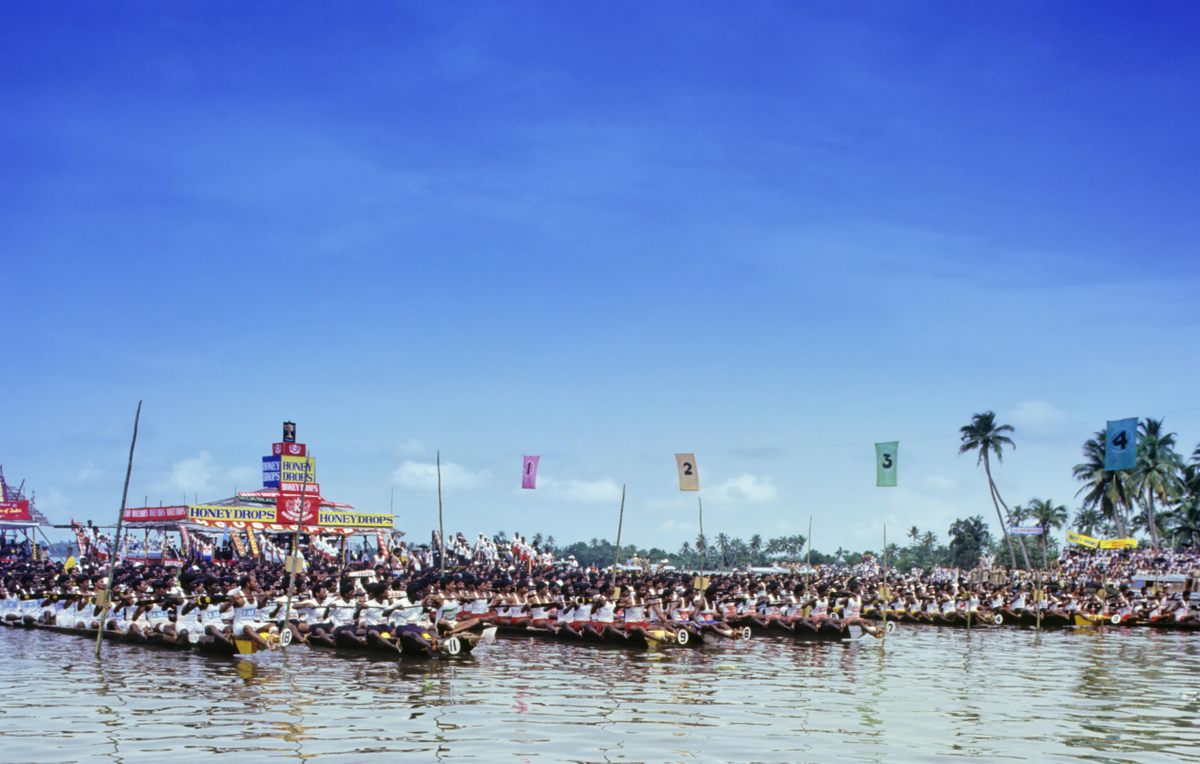 A historical photo of the starting line for the Nehru Trophy Boat Race.