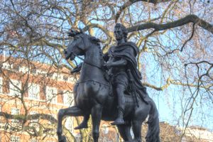 The Molehill on The Equestrian statue of William III