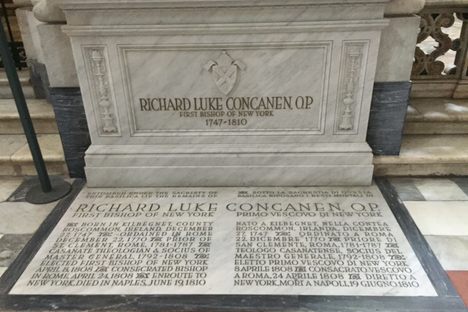 The altar inside the Church of San Domenico Maggiore.