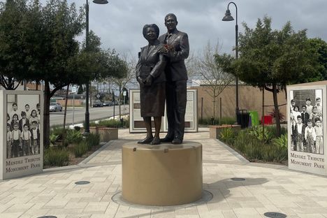 Statue of Gonzalo and Felicitas Mendez.